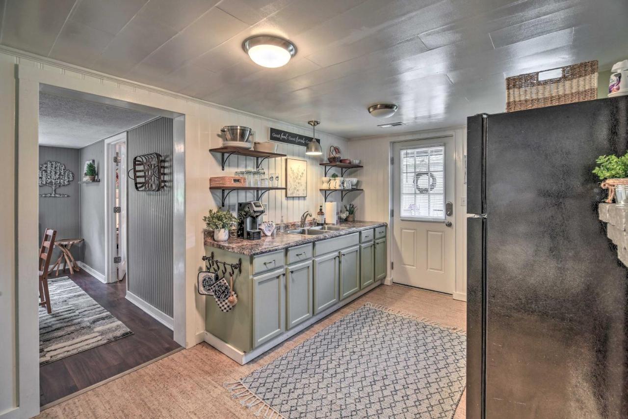 Damascus Cottage With Fire Pit - 1 Mi To Trails Exterior photo