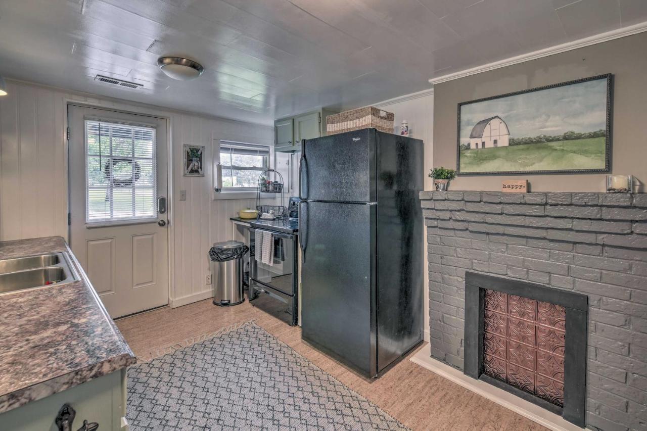 Damascus Cottage With Fire Pit - 1 Mi To Trails Exterior photo